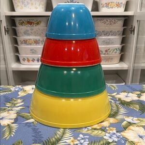 Pyrex Multicolor Primary Mixing Bowl Set - Blue, Red, Green, Yellow
